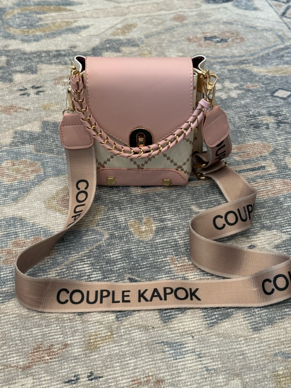 NWT 💖 COUPLE KAPOK 💖 Crossbody // Clutch bag in Pink/Cream